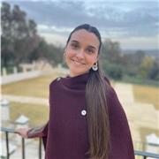 Graduada en Farmacia y enseñanza a niveles primaria y secundaria sobre todo en las asignaturas de ciencias